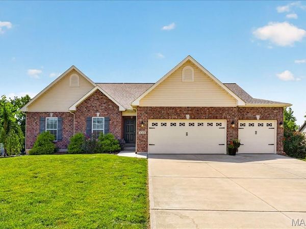 614 Laura Court, Columbia, IL 62236