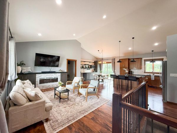 3927 Stone Point Drive NE, Rochester, MN 55906
