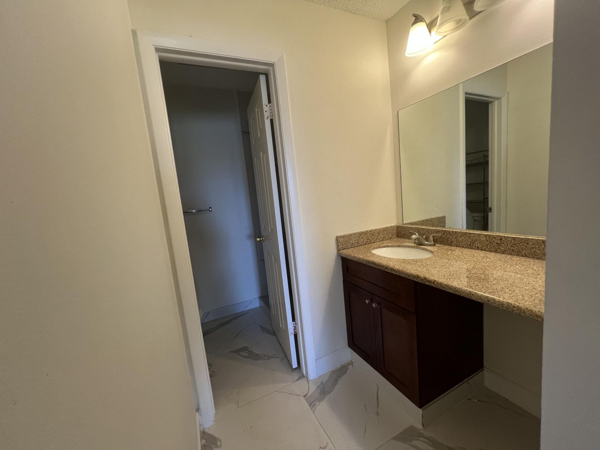 27 Matador Lane, Unit 6-20, Davie, FL 33324 Photo