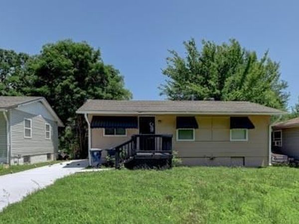 4629 Elmwood Avenue, Kansas City, MO 64130