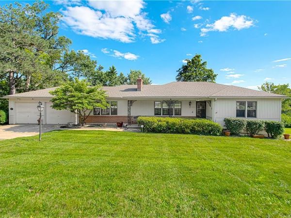 1301 W 100th Terrace, Kansas City, MO 64114