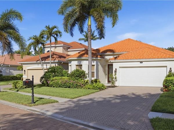 9235 Troon Lakes DR, NAPLES, FL 34109