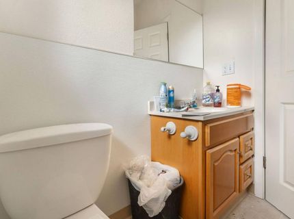 646 El Camino Ave, Sacramento, CA 95815 Photo