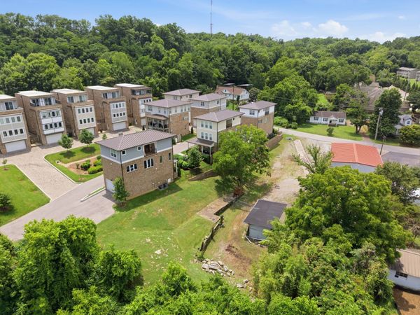 105 Demoss Rd, Nashville, TN 37209