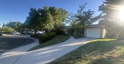 1500 Ellendale Court, Reno, NV 89503 Photo