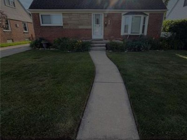 26017 Ronald Street , Roseville, MI 48066