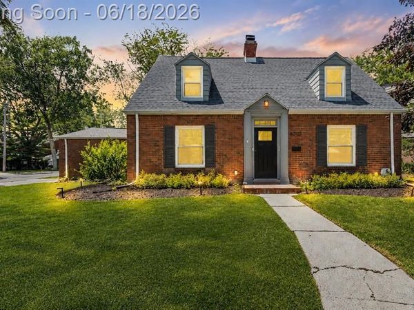 4303 N Verona Circle, Royal Oak, MI 48073