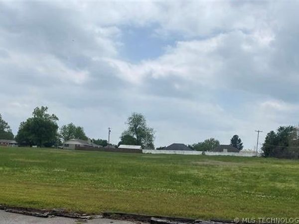 Division Street , Sapulpa, OK 74066