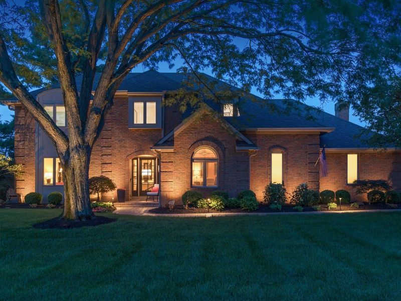8602 Davington Drive, Dublin, OH 43017 Photo 2