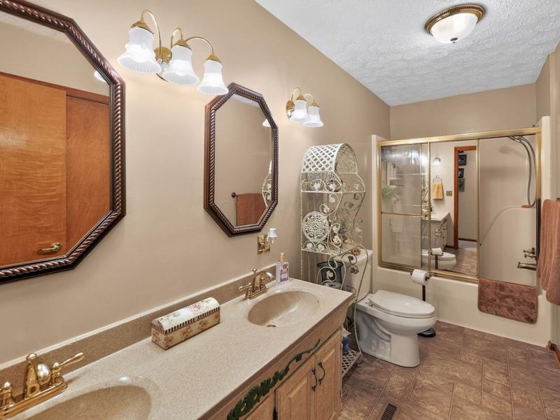 23526 Caves Road, Gambier, OH 43022 Photo 17