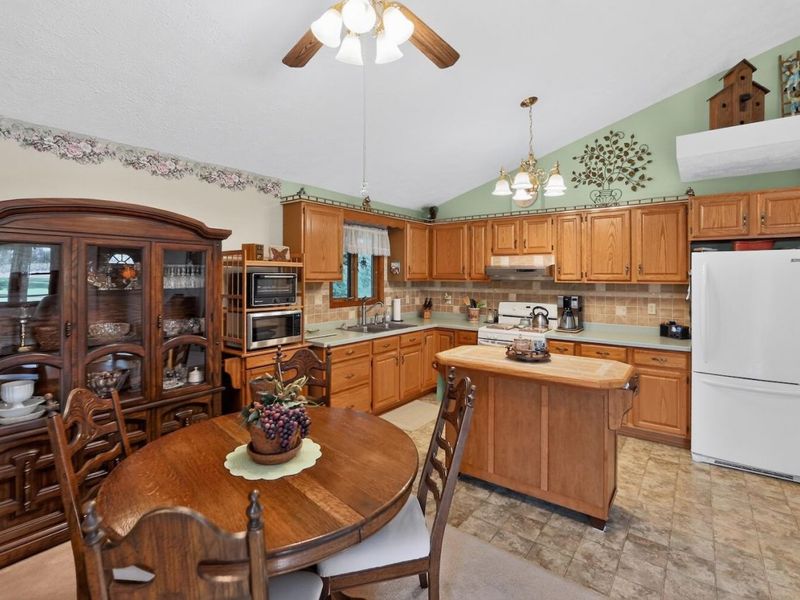 23526 Caves Road, Gambier, OH 43022 Photo 8