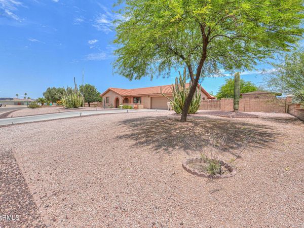 14975 S OAKMONT Drive, Arizona City, AZ 85123