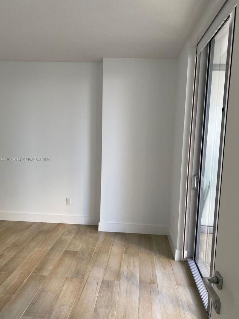 1300 Brickell Bay Dr , Unit 1805, Miami, FL 33131 Photo