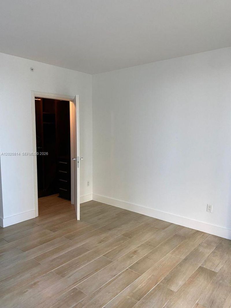 1300 Brickell Bay Dr , Unit 1805, Miami, FL 33131 Photo