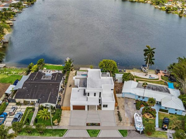 10755 SW 52nd Ter, Miami, FL 33165