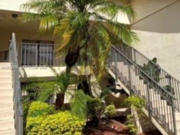 1442 Lake Crystal Dr , Unit G, West Palm Beach, FL 33411