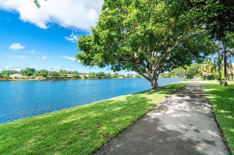 5162 Tennis Lane, Delray Beach, FL 33484 Photo