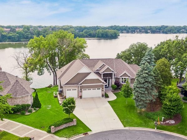 1489 Bussard Court , Arden Hills, MN 55112