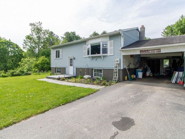 115 Scottsdale Road, Newport City, VT 05855