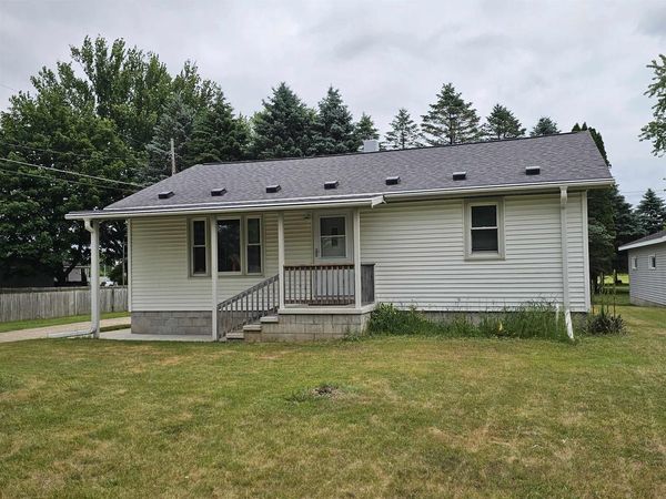 817 HIGH STREET, Wild Rose, WI 54984