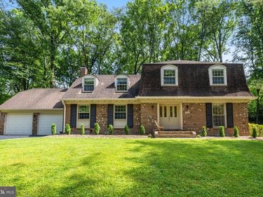1427 LAUREL ROAD, VIENNA, VA 22182