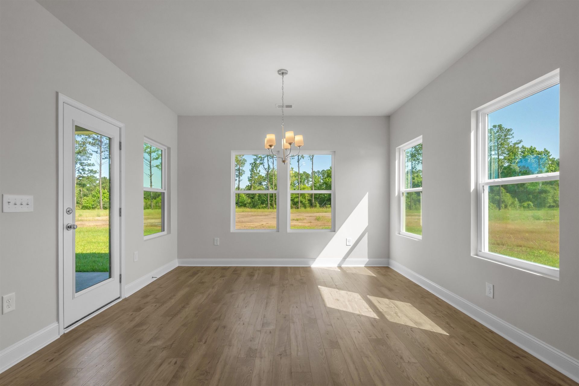 160 Furnies Place  Photo 21