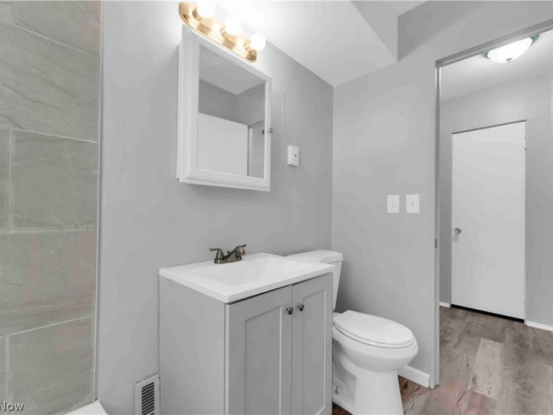 26450 Drakefield Avenue, Euclid, OH 44132 Photo 20
