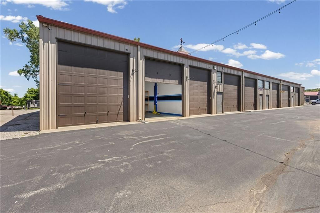 29230 W 83rd Street, De Soto, KS 66018 Main Photo