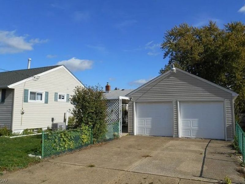 3024 Belmont Place SW, Canton, OH 44710 Photo 2