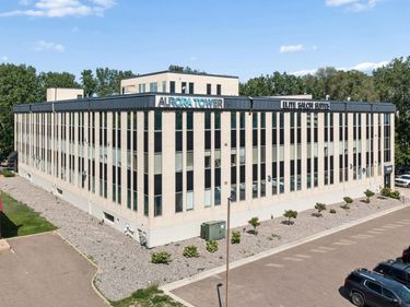 10700 Highway 55 , Plymouth, MN 55441
