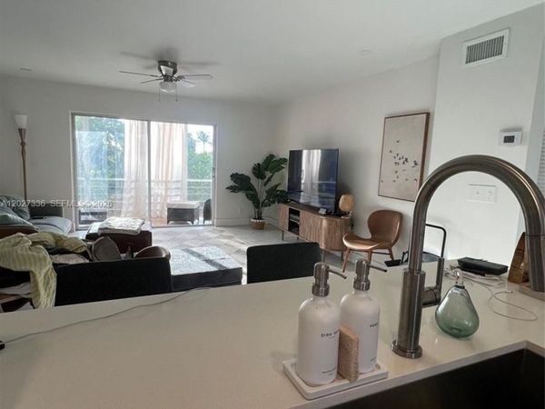 1000 NE 14th Ave, Unit 408, Hallandale Beach, FL 33009