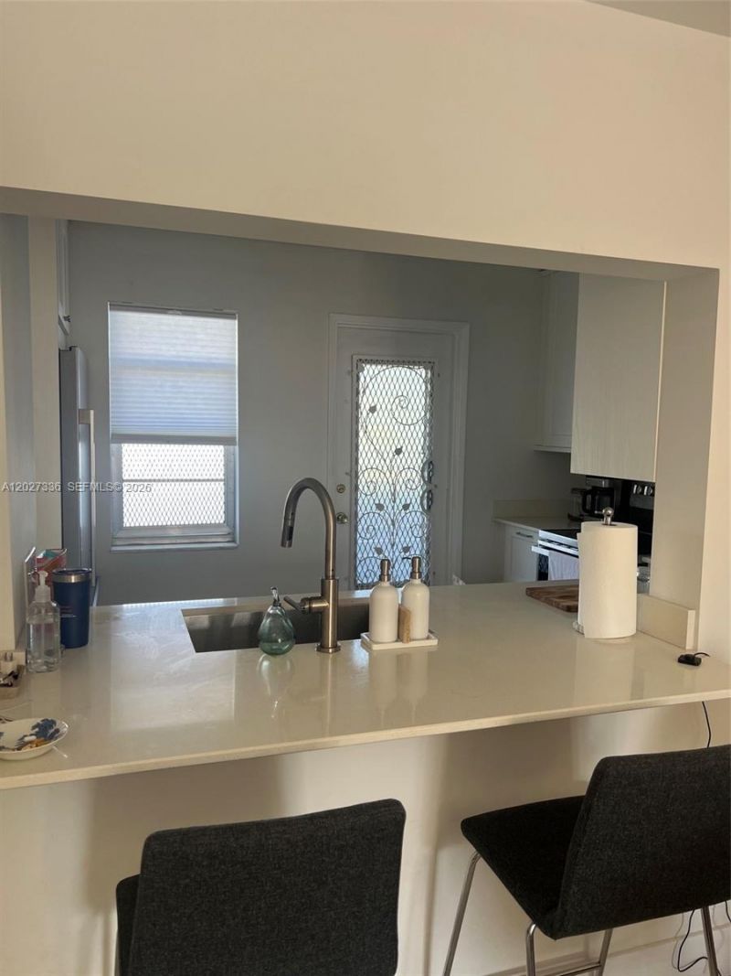1000 NE 14th Ave, Unit 408, Hallandale Beach, FL 33009 Photo