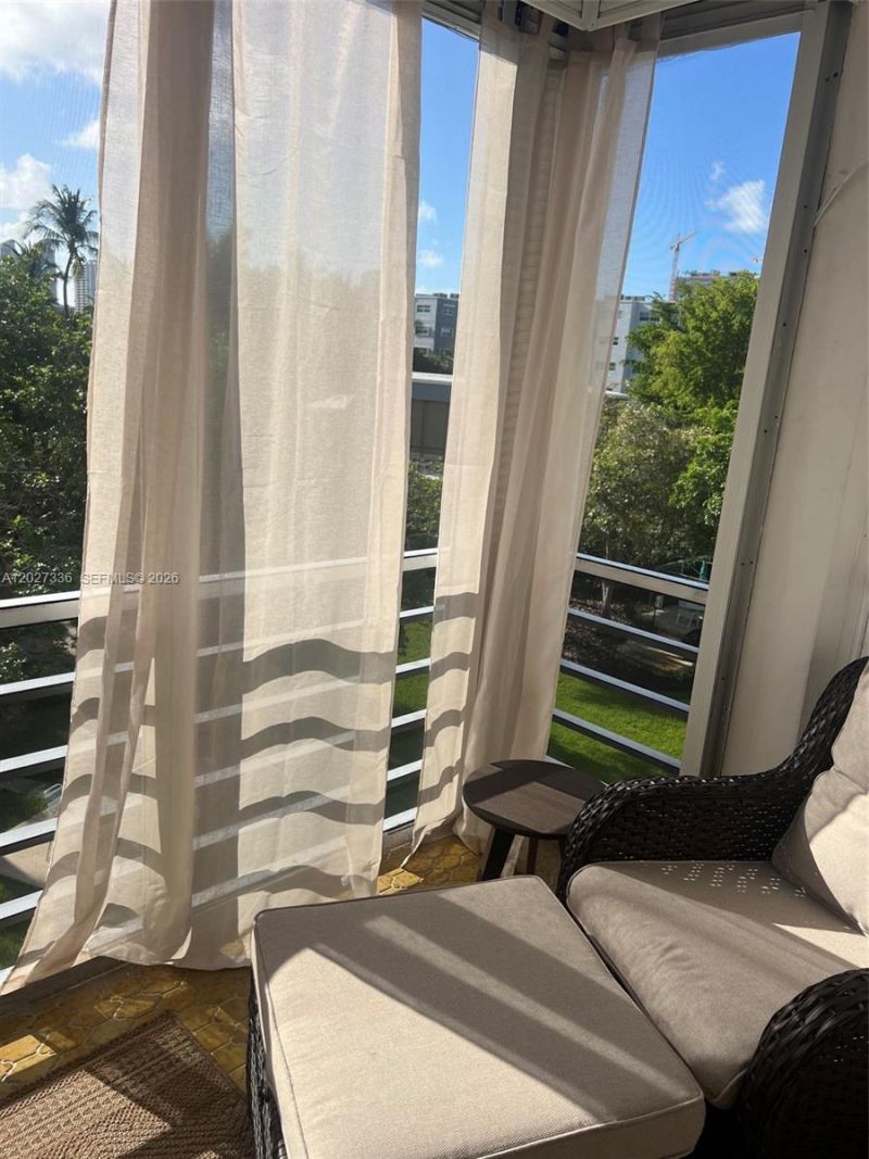 1000 NE 14th Ave, Unit 408, Hallandale Beach, FL 33009 Photo