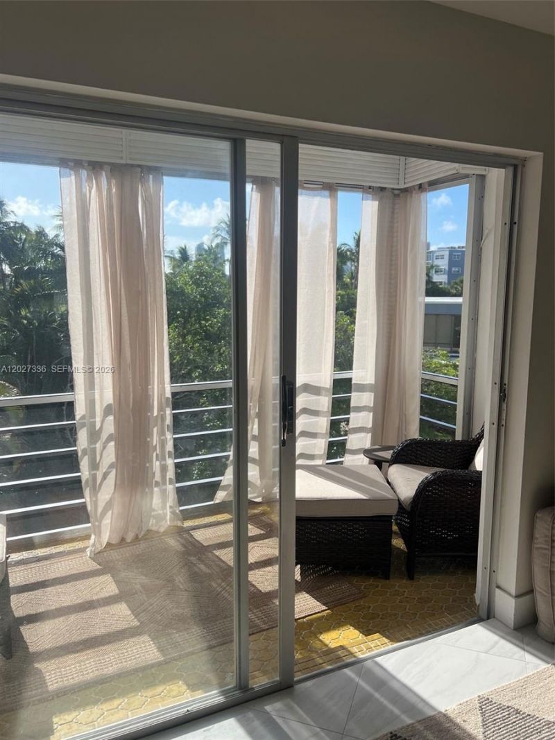 1000 NE 14th Ave, Unit 408, Hallandale Beach, FL 33009 Photo