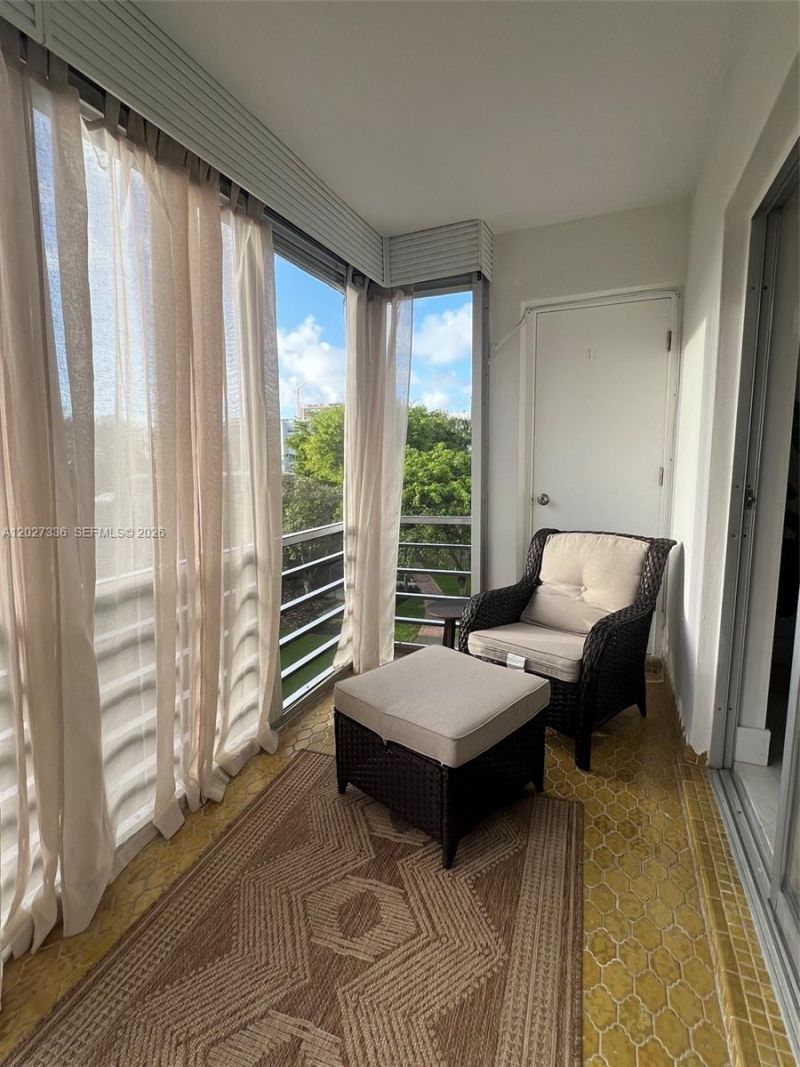 1000 NE 14th Ave, Unit 408, Hallandale Beach, FL 33009 Photo