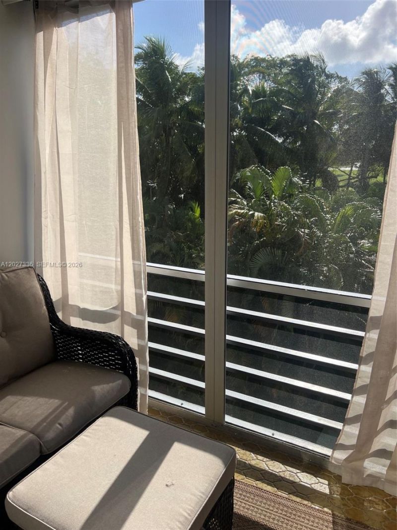 1000 NE 14th Ave, Unit 408, Hallandale Beach, FL 33009 Photo