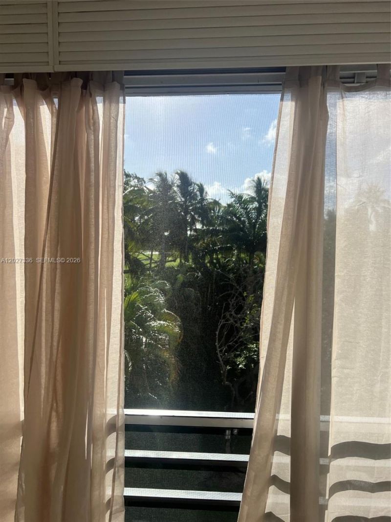 1000 NE 14th Ave, Unit 408, Hallandale Beach, FL 33009 Photo