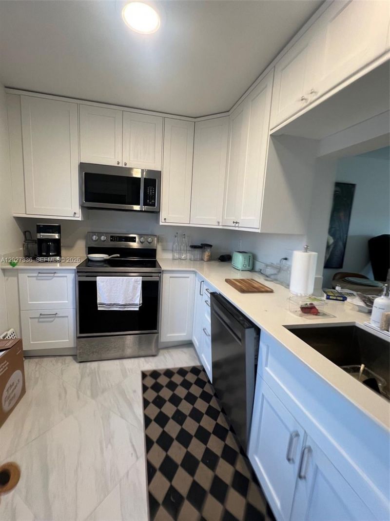 1000 NE 14th Ave, Unit 408, Hallandale Beach, FL 33009 Photo