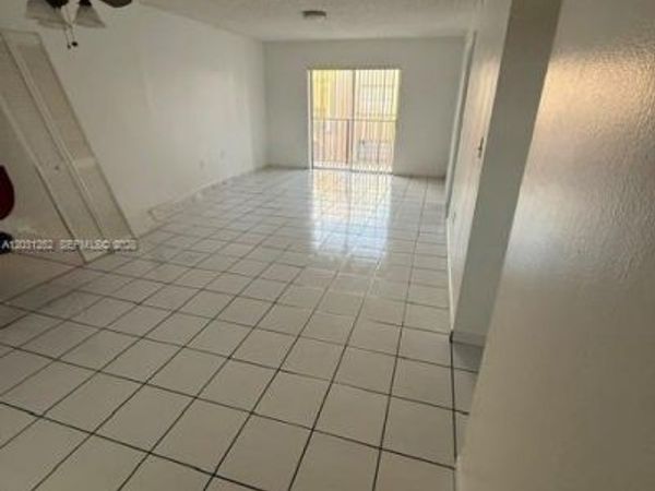 6175 W 20th Ave , Unit 302, Hialeah, FL 33012