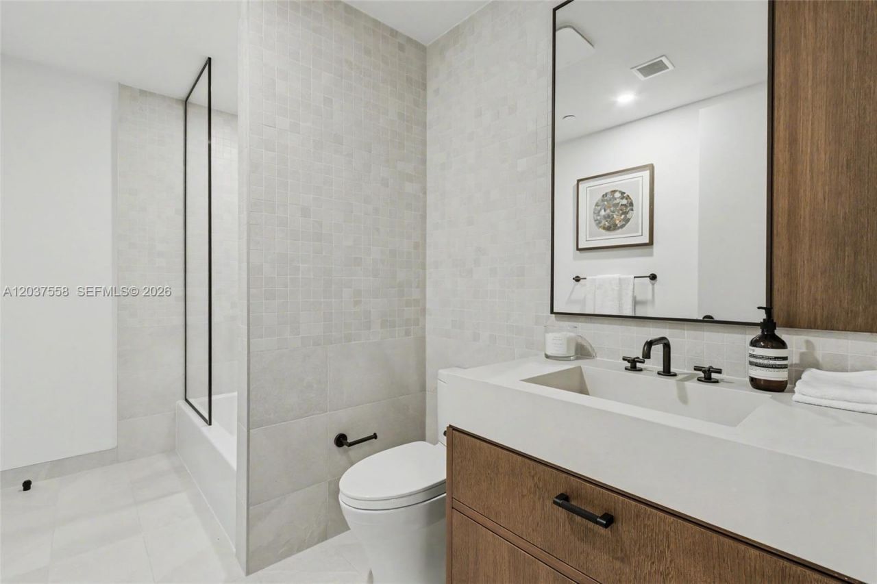 2200 Brickell Ave, Unit 220, Miami, FL 33129 Photo