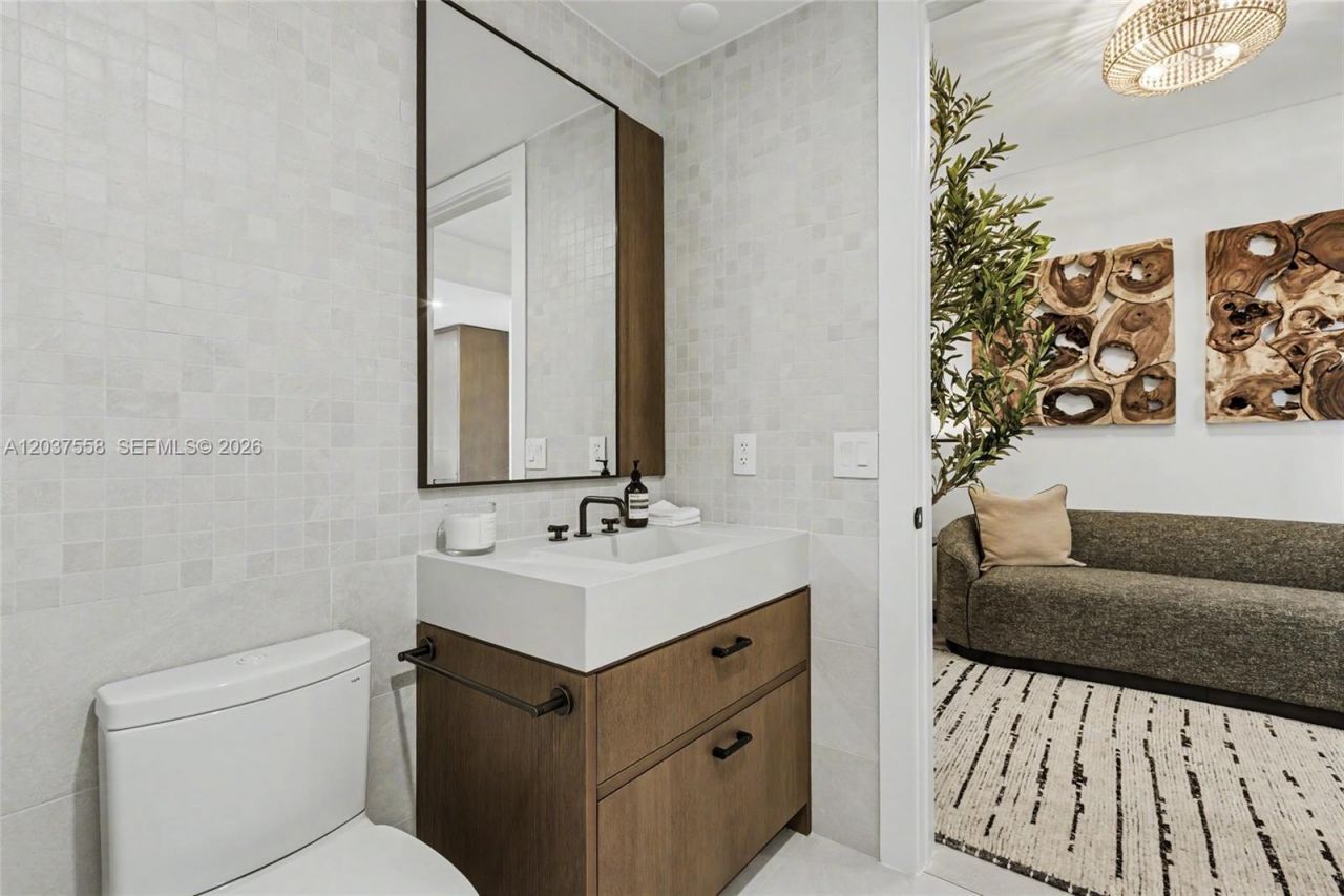 2200 Brickell Ave, Unit 220, Miami, FL 33129 Photo