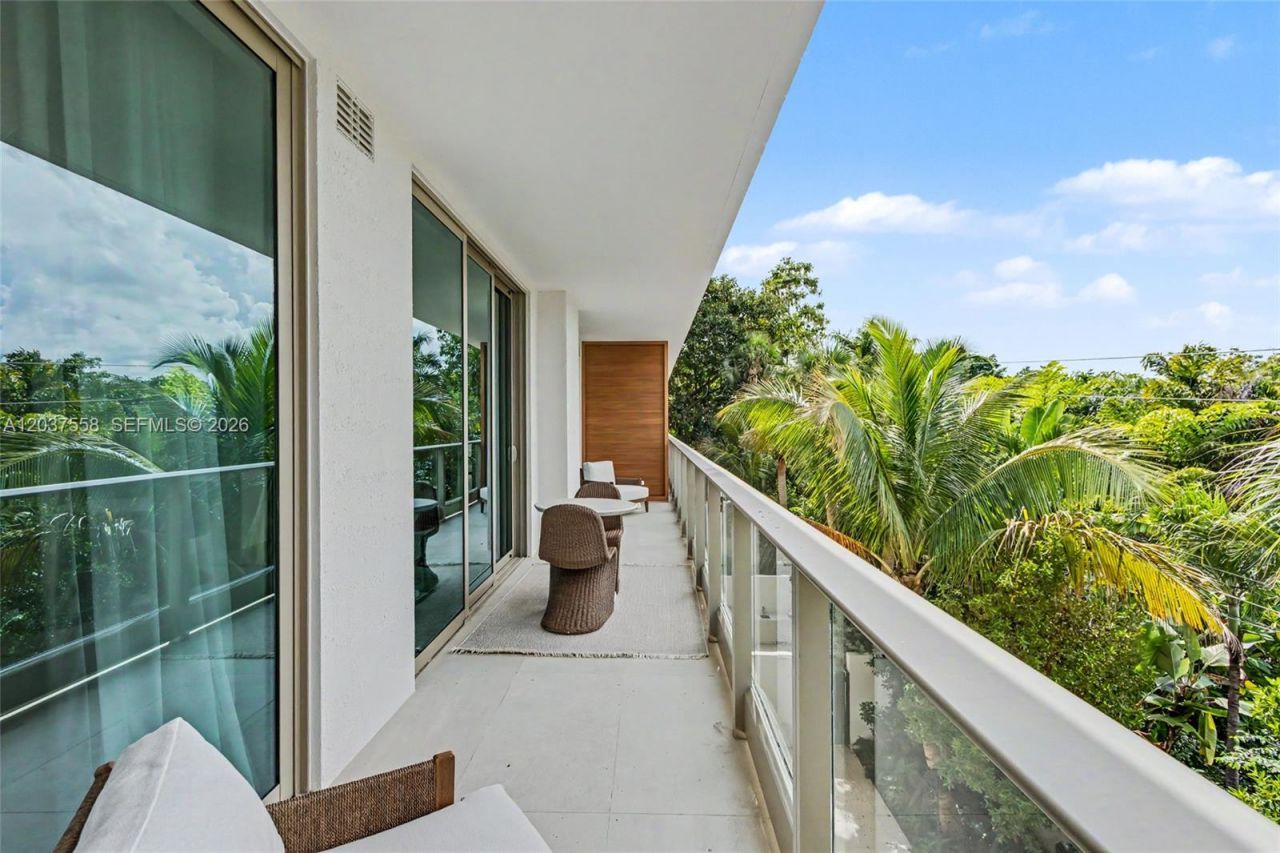 2200 Brickell Ave, Unit 220, Miami, FL 33129 Photo