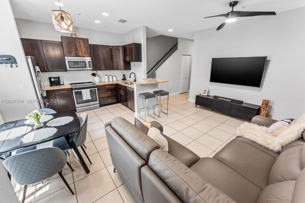712 SW 2nd Way , Unit 712, Pompano Beach, FL 33060 Photo