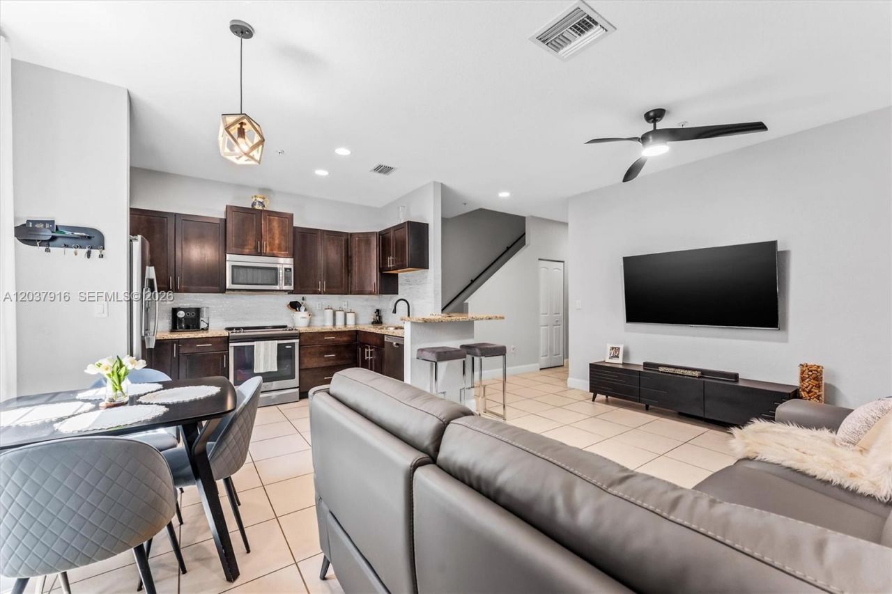 712 SW 2nd Way , Unit 712, Pompano Beach, FL 33060 Photo