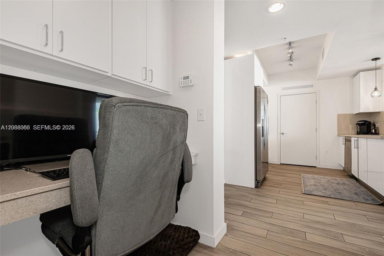 999 SW 1st Ave, Unit 3215, Miami, FL 33130 Photo