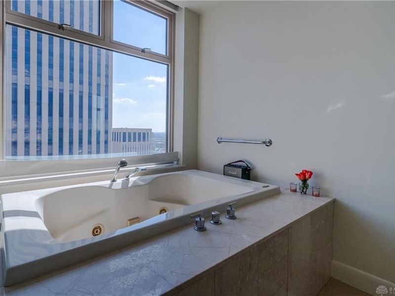 109 N Main Street, Unit 1400, Dayton, OH 45402 Photo 14