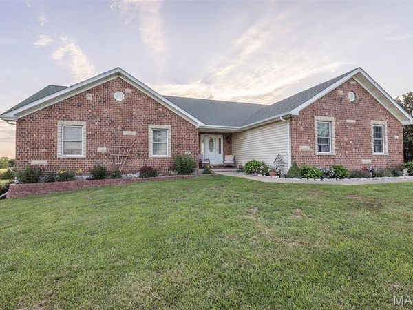 16759 Route E , Perry, MO 63462