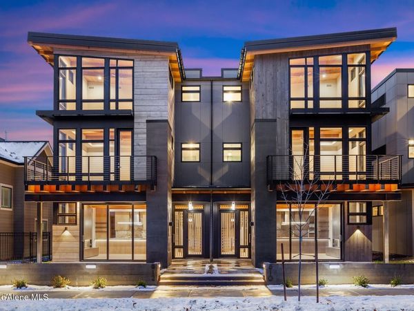 810 E Lakeside Ave , Coeur d'Alene, ID 83814