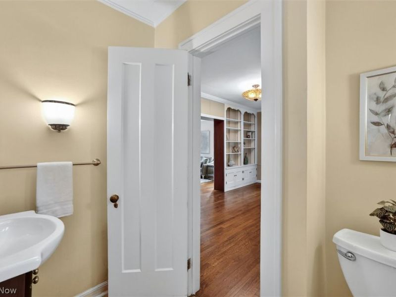 3008 Warrington Road, Shaker Heights, OH 44120 Photo 37
