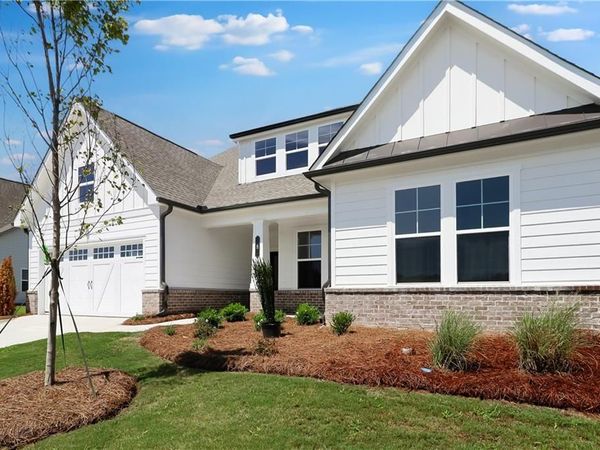 8 Unicoi Trail , Sharpsburg, GA 30277